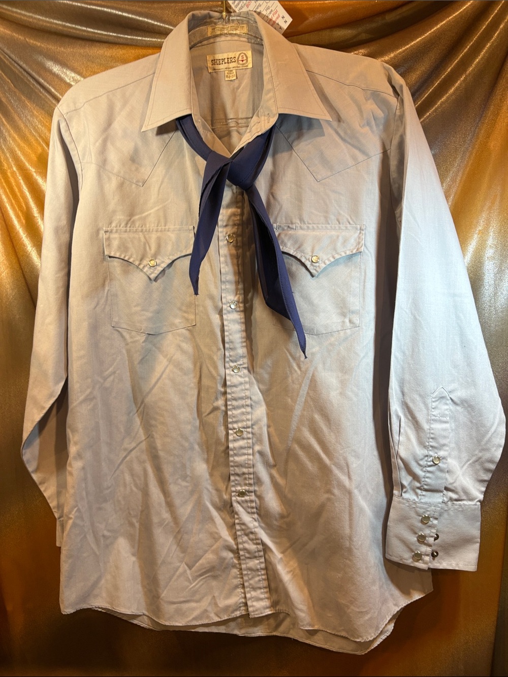 Vintage sheplers Men’s Light gray Western Shirt with navy kerchief. Box PP